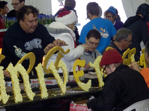 Inspiring Stories, Rose Parade, wheelchair accessible, float decorating